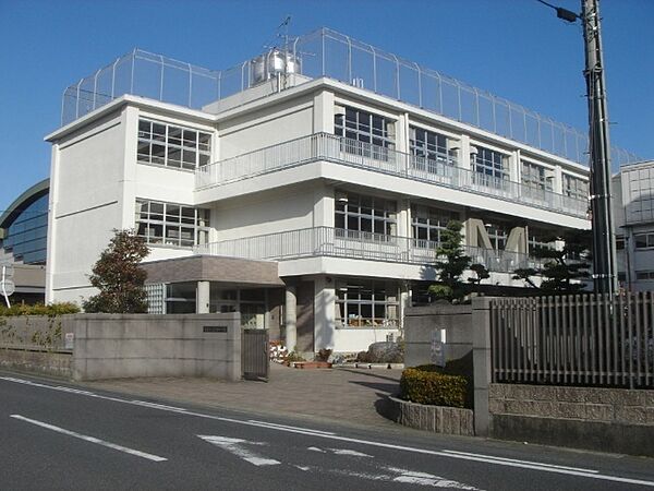 画像24:中学校「羽島市立竹鼻中学校まで1928m」