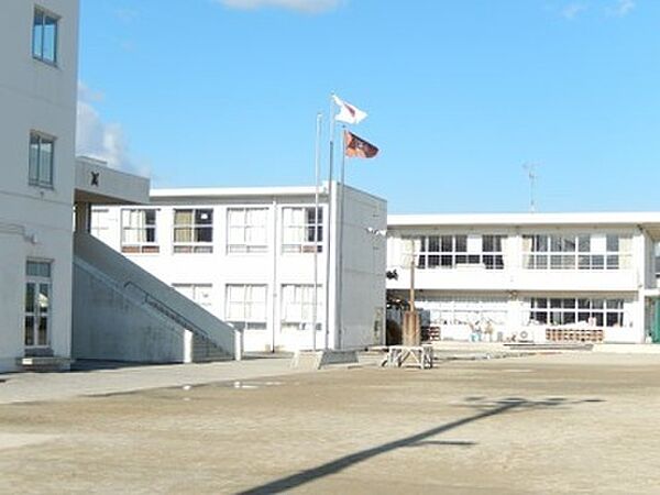 画像18:小学校「羽島市立中央小学校まで733m」