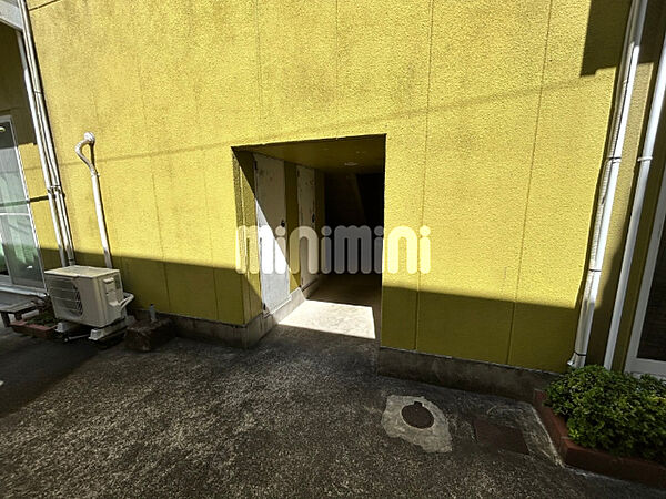 画像3:黄色い外壁が特徴です