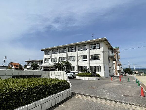 画像4:小学校「関市立金竜小学校まで509m」