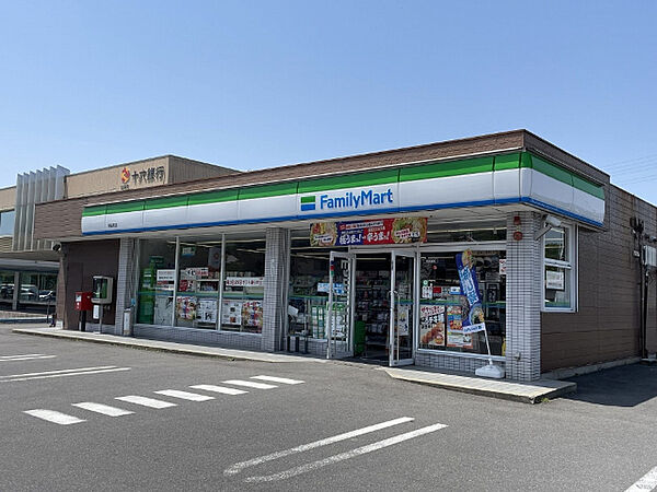 画像21:コンビニ「ファミリーマート関桜町店まで587m」