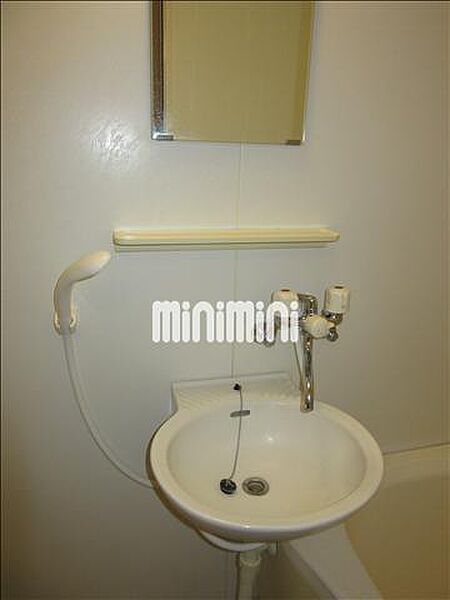 画像6:うれしい鏡付きの洗面