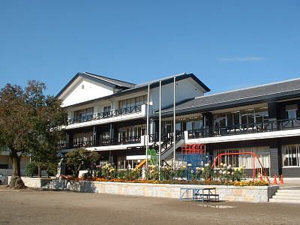 周辺：小学校「関市立安桜小学校まで1873m」