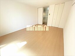 オワゾー・ブルー 1階1Kのリビング/ダイニング