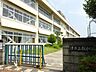 周辺：小学校「市立敬和小学校まで320m」