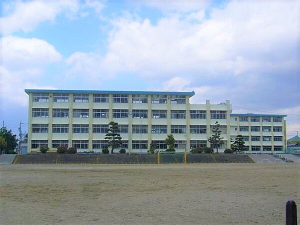 画像16:小学校「鈴鹿市立稲生小学校まで460m」
