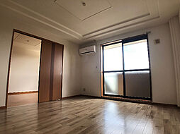 ロイヤル・ラ・ファミーユ　Ｂ棟