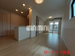 エトワールII 102 1階1LDKのリビング/ダイニング