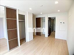 スタブリテラス鈴鹿 3階1LDKのリビング/ダイニング