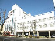 病院「誠仁会塩川病院まで640m」