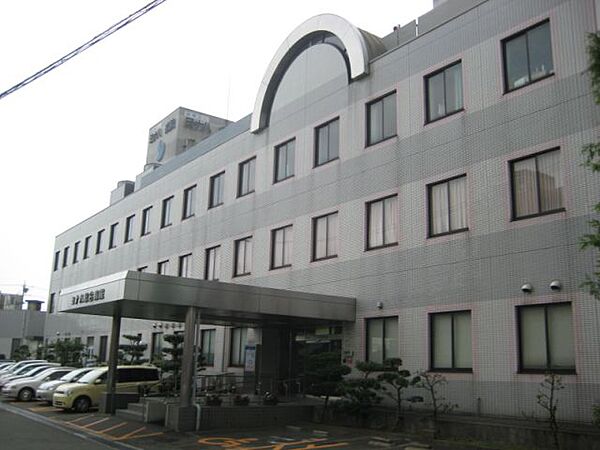 画像24:病院「ヨナハ総合病院まで200m」