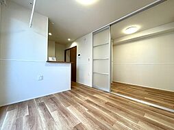 ルミエール真栄房 202 2階1LDKのリビング/ダイニング