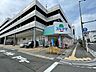 周辺：ドラッグストア 「ドラッグスギヤマ桑名中央店まで738m」