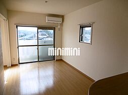 グローリアスヒル　II 2階1LDKのリビング/ダイニング