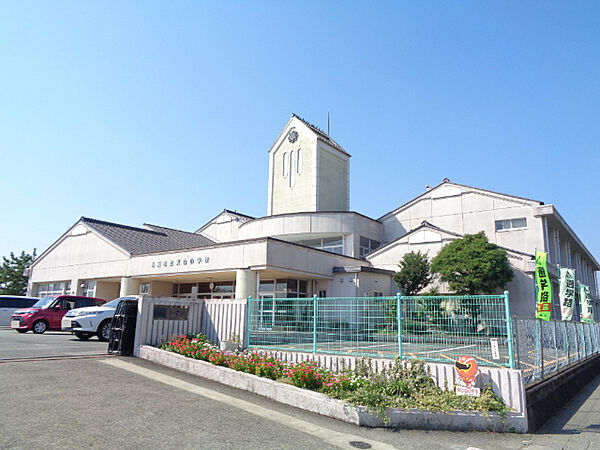 画像23:小学校「松阪市立天白小学校まで644m」