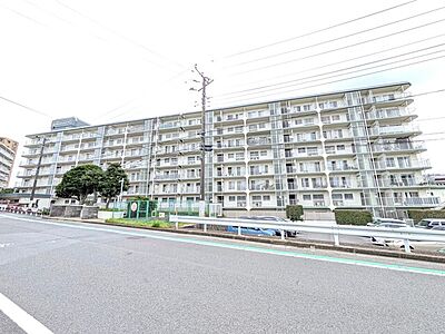 外観:1981年2月築、総戸数104戸 外観:1981年2月築、総戸数104戸