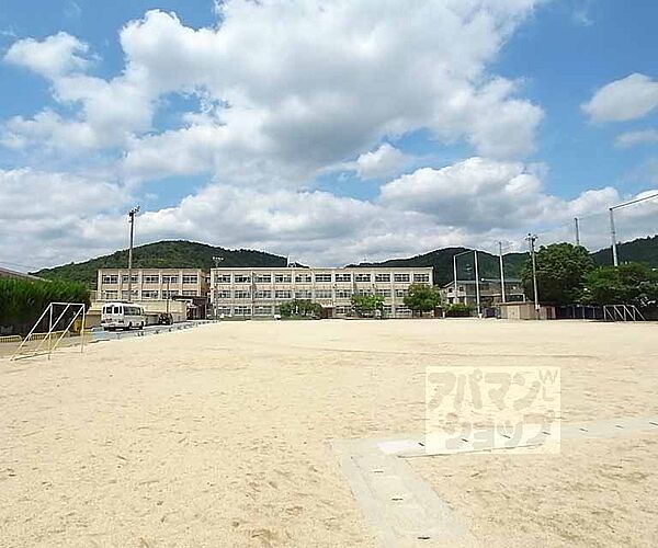 周辺：上賀茂小学校まで410m