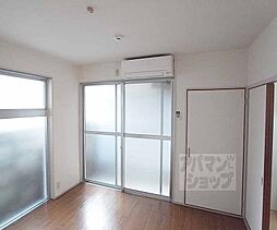 グランシャリオ 105 1階1Kのリビング/ダイニング