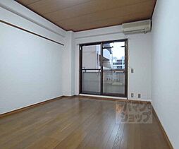 フレーズI 112 1階1Kのリビング/ダイニング