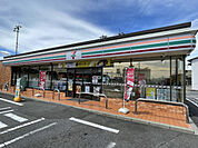 コンビニ「セブンイレブン津市一身田中野店まで409m」