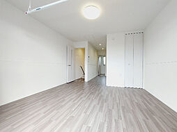 プルミエS 201 2階ワンルームのリビング/ダイニング