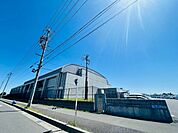 小学校「鈴鹿市立清和小学校まで947m」