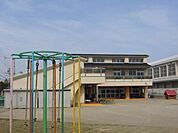 幼稚園、保育園「旭が丘幼稚園まで1600m」