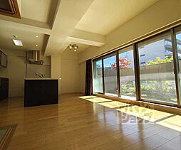 阪急京都本線 西京極駅 徒歩10分の賃貸マンション 1階3LDKのリビング/ダイニング