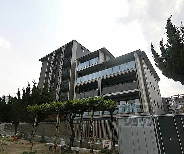6 / 30