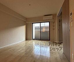 イニシア中京丸太町通り 204 2階3LDKのリビング/ダイニング