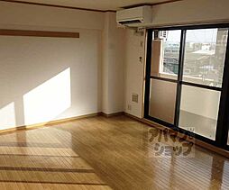 近鉄京都線 上鳥羽口駅 徒歩8分の賃貸マンション 3階ワンルームのリビング/ダイニング