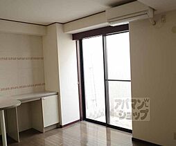 サンシティアビタシオン鴨川 003 1階ワンルームのリビング/ダイニング