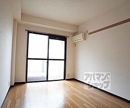 京阪本線 出町柳駅 徒歩5分の賃貸マンション 1階1Kのリビング/ダイニング