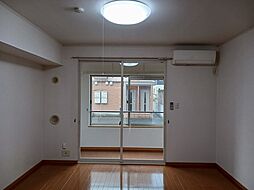 トレフル　B 105 1階ワンルームのリビング/ダイニング