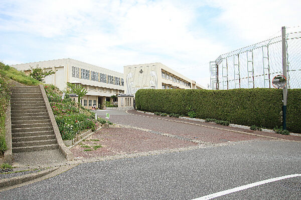 画像23:下関市立長成中学校（1062m）