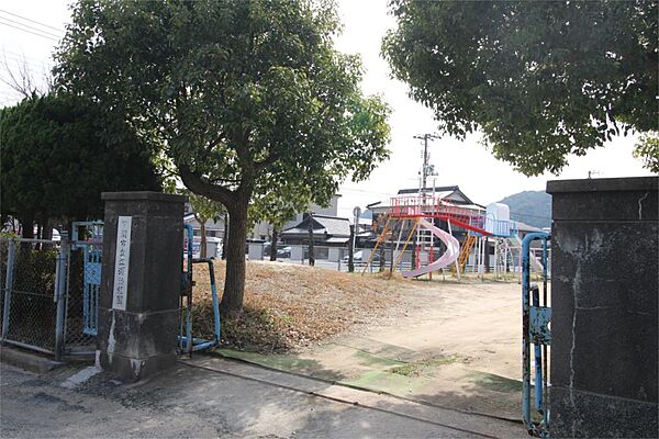 画像4:下関市立江浦幼稚園（891m）