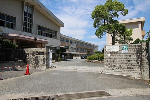 画像20:下関市立長府小学校（503m）