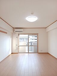 ラフレシール秋根 4階1DKのリビング/ダイニング