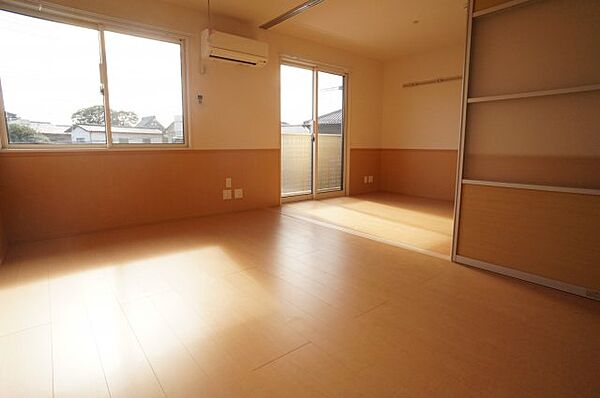 apartment 茨城県常総市水海道栄町2670-1
水海道栄町の賃貸情報を見る
物件地図