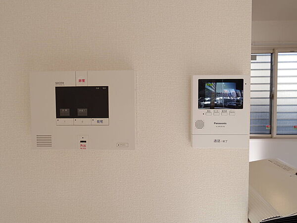 画像12:SECOMホームセキュリティ搭載・録画機能付きTVインターホン