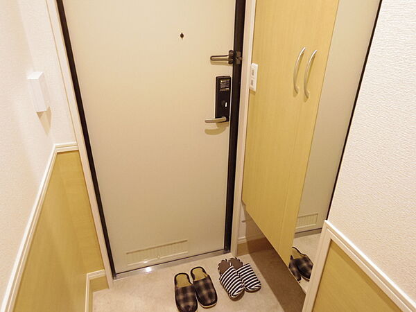 画像10:玄関錠はICカードキー