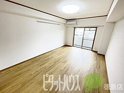 JR牟岐線 二軒屋駅 徒歩9分の賃貸マンション 2階1Kのリビング/ダイニング
