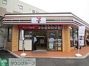 セブンイレブン 徒歩12分。コンビニ 910m