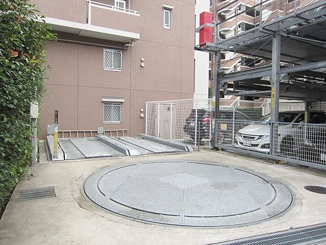 7 / 9