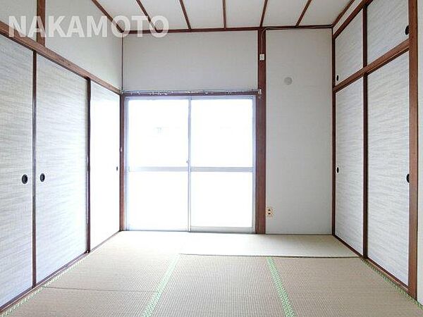 画像6:ダイニング横の和室は家族でくつろぐリラックススペースとしても快適な和室です。