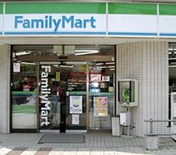 ファミリーマート東高円寺駅前店 278m