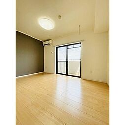 アザレアベニュー関根 205 2階1DKのリビング/ダイニング