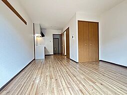 アームハイツ 103 1階ワンルームのリビング/ダイニング