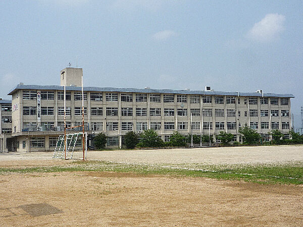 画像16:八幡市立男山中学校（1338m）