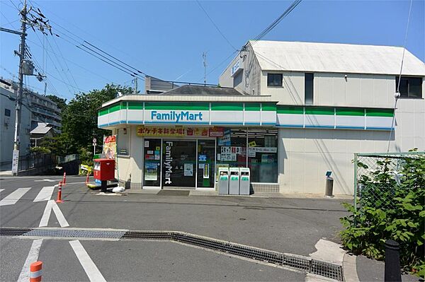 画像21:ファミリーマート 枚方御殿山店（401m）